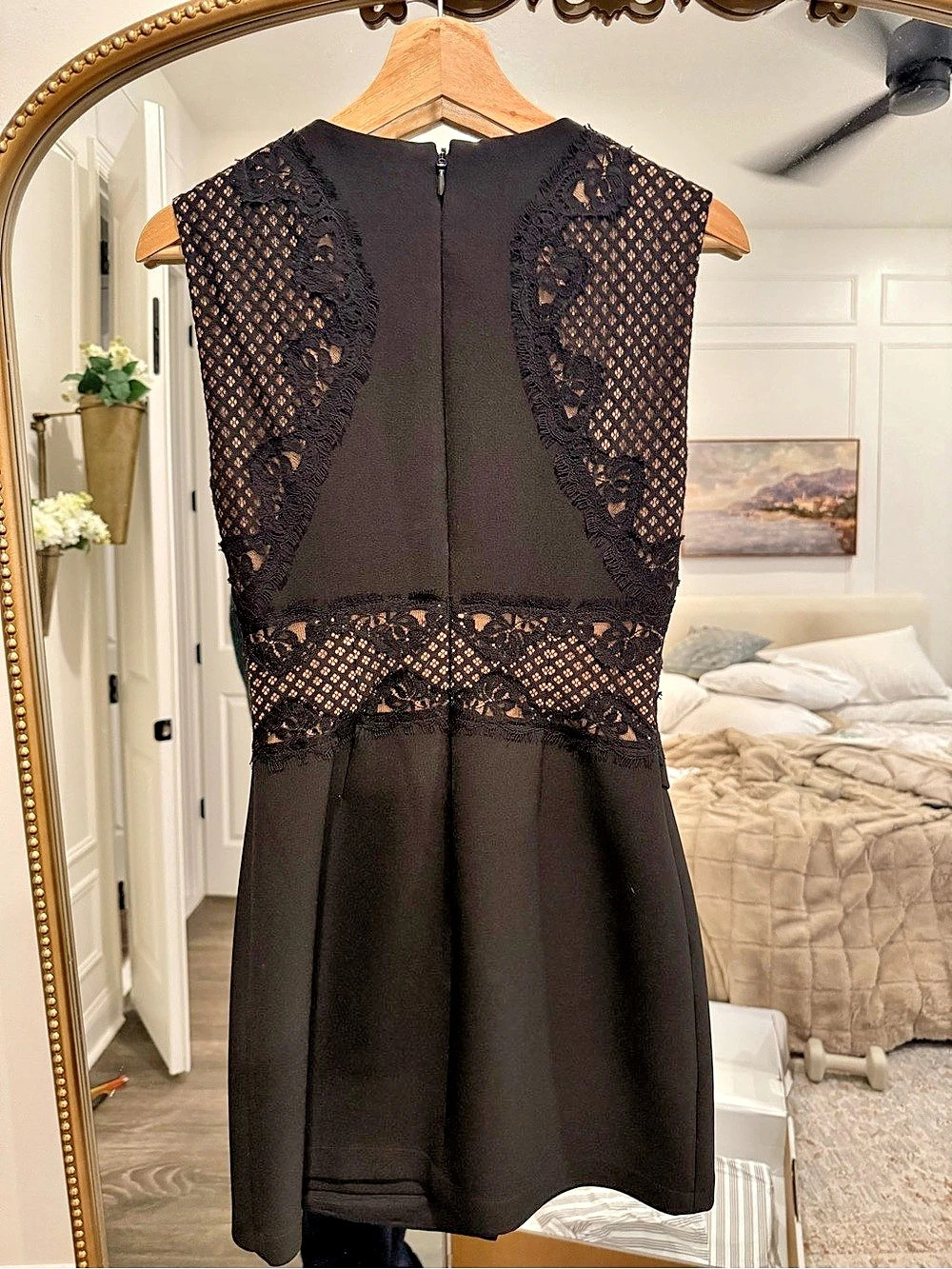 BCBGMAXAZRIA Black Lace Mini Dress Size 8 Like New